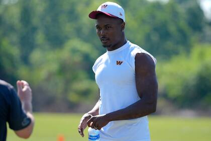 Quinn contento de tener a McLaurin en campamento de Commanders pese a disputa contractual