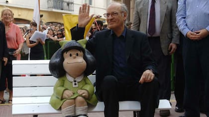 Quino junto a Mafalda