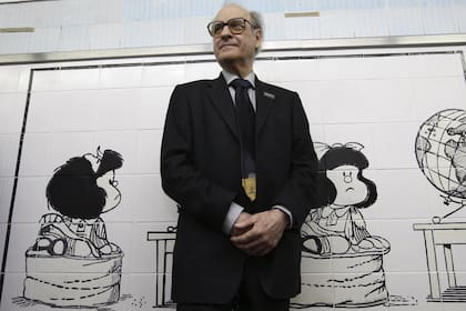Quino y Mafalda, un solo corazón: las antologías con las historietas se agotan apenas salen de imprenta y se vuelven a reimprimir porque siguen los pedidos de libreros nacionales y extranjeros