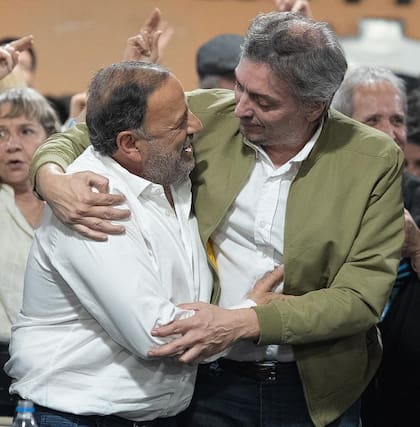 Quintela y Máximo Kirchner, durante un encuentro con militantes en La Rioja
