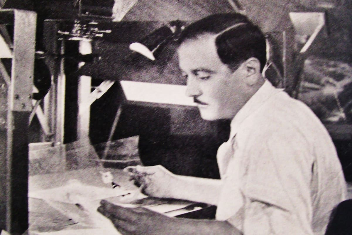 Quirino Cristiani en su taller, trabajando con sus dibujos animados