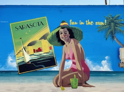 “Quizás justamente por eso Sarasota me está permitiendo descubrir otra manera de pensar la creatividad: no solamente como algo que sucede en los grandes centros culturales, sino como una fuerza capaz de construir valor y capital creativo alrededor de un lugar".