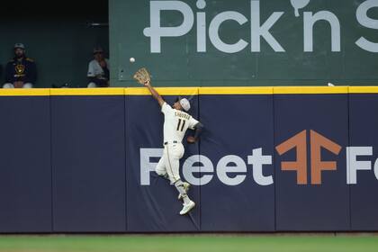 Racha victorias de Mellizos termina con atrapada de Chourio en triunfo 5-2 de Cerveceros