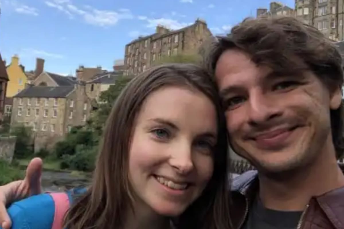 Rachael y Anthony en Edimburgo, Escocia, donde viven actualmente