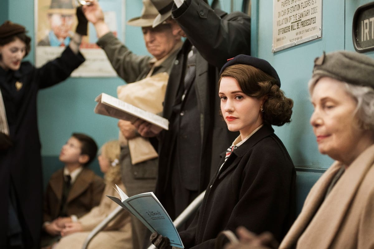 Rachel Brosnahan en la serie de Amy Sherman-Palladino