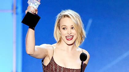Rachel McAdams, la única protagonista de Spotlight presente para recibir el premio a la mejor película