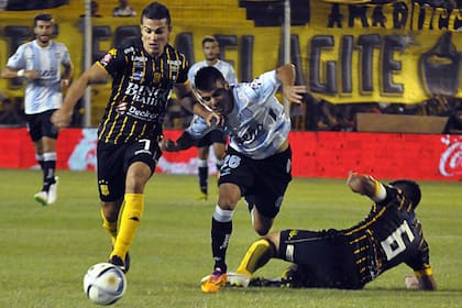 Racing empató sin goles ante Olimpo en Bahía Blanca