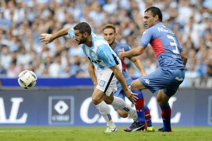 Racing empató sobre la hora ante Racing