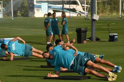 Racing está a 4 puntos de Argentinos en la Superliga y tiene por delante el estreno por la Copa Libertadores y la disputa de la Supercopa Argentina contra River.