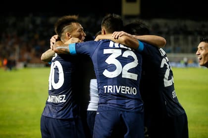 Racing festejó en Mendoza