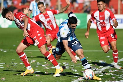 Racing igualó ante 1-1 Unión en Santa Fe