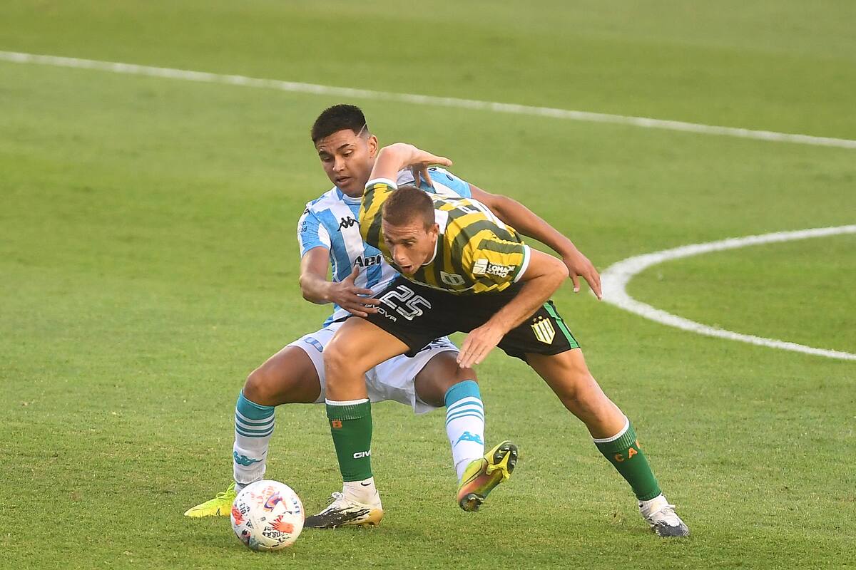 Racing juega con Banfield en la apertura de la Copa de la Liga Profesional 2021.