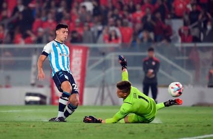Racing se enfrenta este domingo con Gimnasia y Tiro en el estadio Madre de Ciudades, en Santiago del Estero