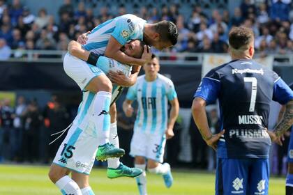 Racing se puso en ventaja, tras un error del arquero Alexis Martín Arias