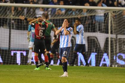 Racing tuvo otra noche para el olvido en Avellaneda