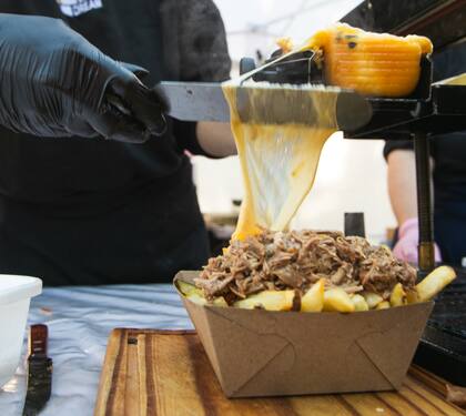 Raclette sobre papas de triple cocción de Uría Raclette