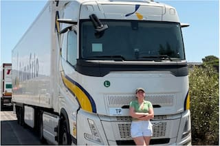 Es argentina, emigró a Europa para manejar camiones y cuenta cómo es la vida en la ruta