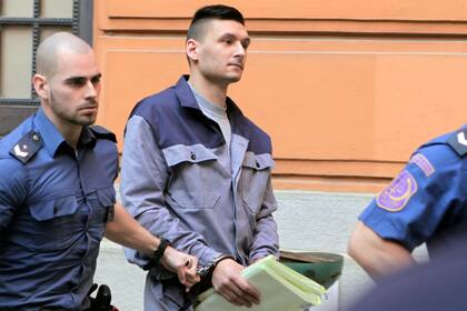 Radim Zondra entrando a los tribunales