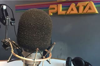 Del Plata, solo con música y noticias