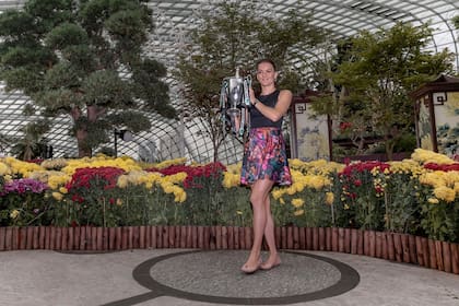 Radwanska con su trofeo de Maestra