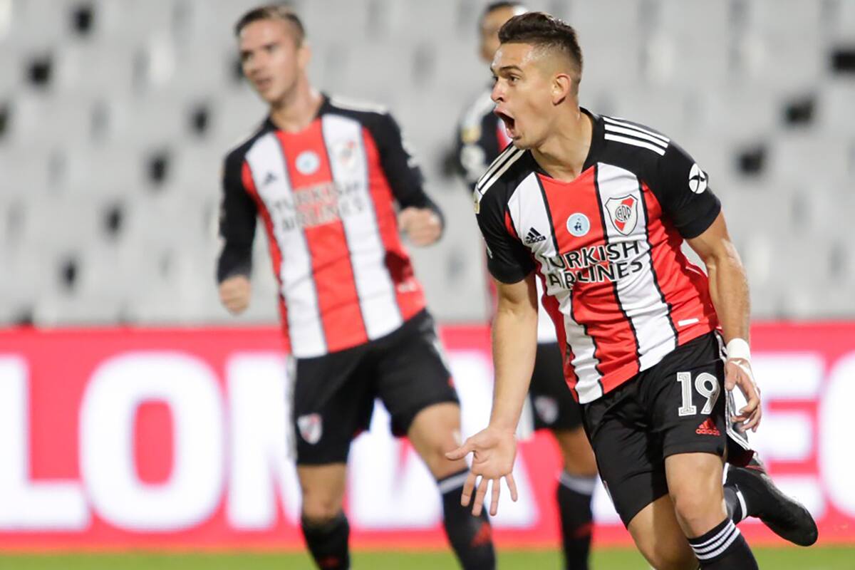 Rafael Borré celebra uno de los cuatro tantos que señaló en el 6-1 de River a Godoy Cruz en el Malvinas Argentinas, el estadio donde ganó siempre que jugó dirigido por Marcelo Gallardo.