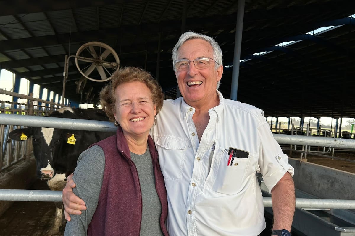 Rafael Llorente y Teresa Pereda en su tambo familiar, Mitikile