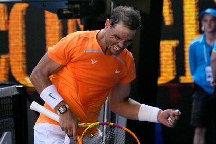 Rafael Nadal cayó derrotado en la segunda ronda del torneo en el que se había coronado el año pasado. (AP Photo/Aaron Favila)