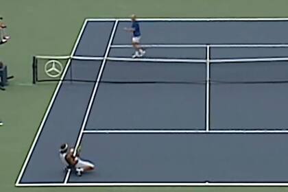 Rafael Nadal festeja ante Andre Agassi tras ganar un punto imposible