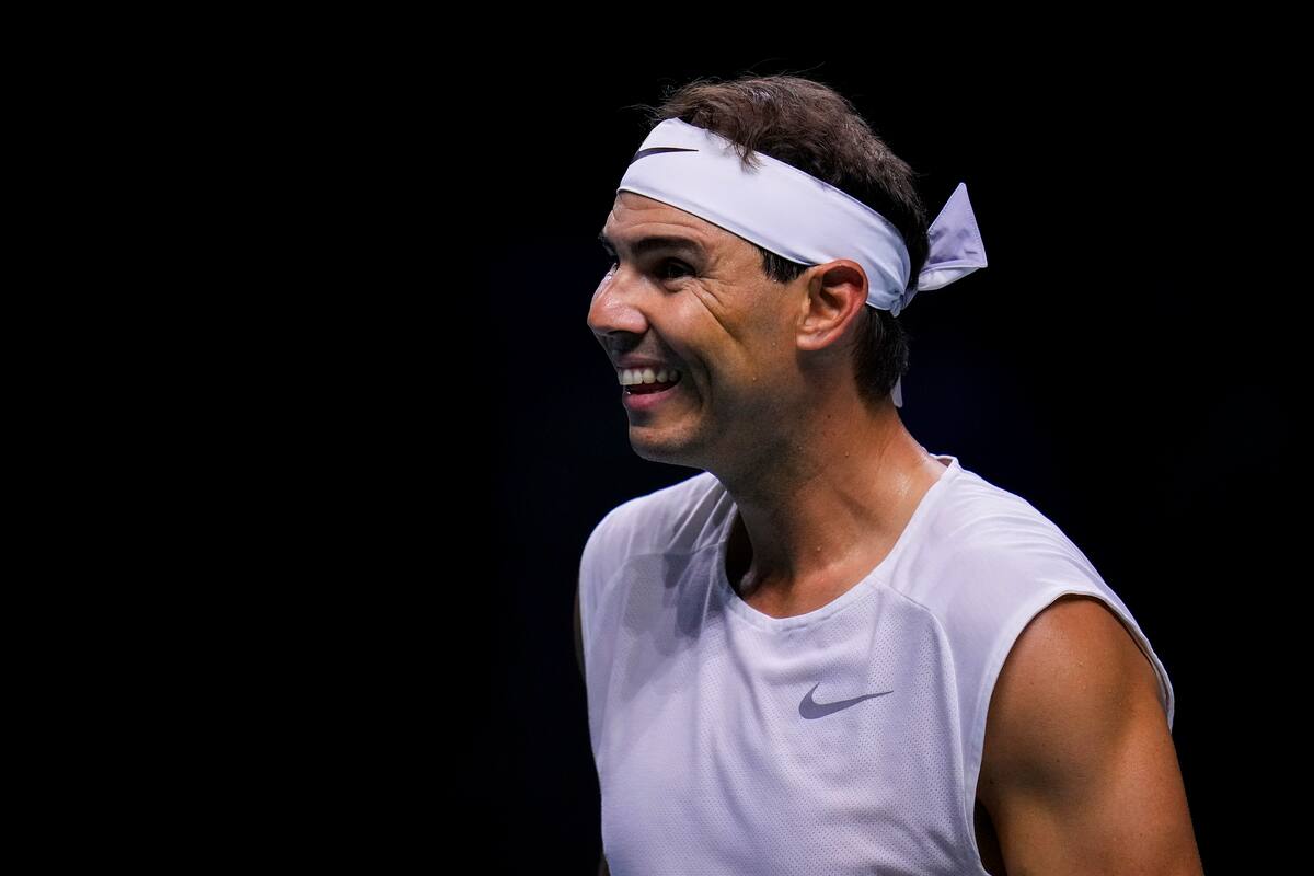 Rafael Nadal sonríe durante un entrenamiento en Málaga. El exnúmero 1 del mundo afronta su última semana como profesional, en la Copa Davis