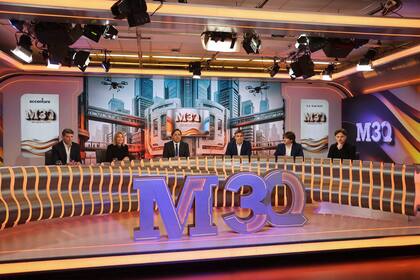 Rafael Soto, CEO de MODO, Sofia Vago, CEO de Accenture Argentina, Jose del Rio, secretario General de LA NACION, Martín Galdeano, presidente de Ford; Julián Lisenberg, CEO y Cofundador de Geopagos y Sebastián Wilmer, presidente de Fintech de Cocos;