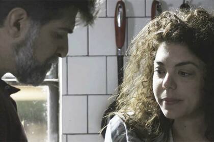 Rafael Spregelburd y María Figueras en La otra piel, de Inés de Oliveira Cézar