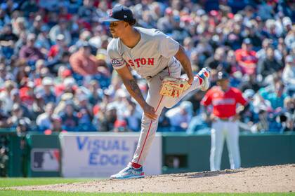 Rafaela impulsa 5 carreras y Durán conecta 4 hits en victoria 13-3 de Medias Rojas sobre Guardianes