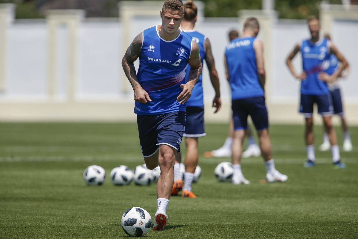 Ragnar Sidgurdsson, uno de los marcadores centrales que será titular ante la Argentina