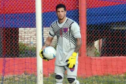 Rago en el arco de Alvarado, el club donde también atajó su padre
