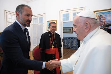 Rahim en un encuentro con el papa Francisco, en agosto de 2023, en representación de la Red de Desarrollo Aga Khan Las causas que más lo involucran en esa organización filantrópica son las relacionadas con el medioambiente y el cambio climático.