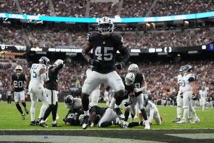 Raiders rompen racha de cuatro derrotas con sólida defensiva y vencen 20-10 a los Titans