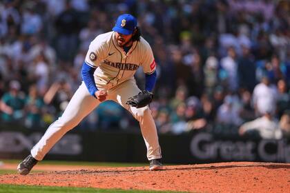 Raleigh conecta jonrón por tercer juego seguido, Marineros ganan 3-1 a Rangers y completan barrida