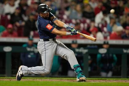 Raleigh y Miller guían a Marineros hacia victoria 5-3 sobre Rojos