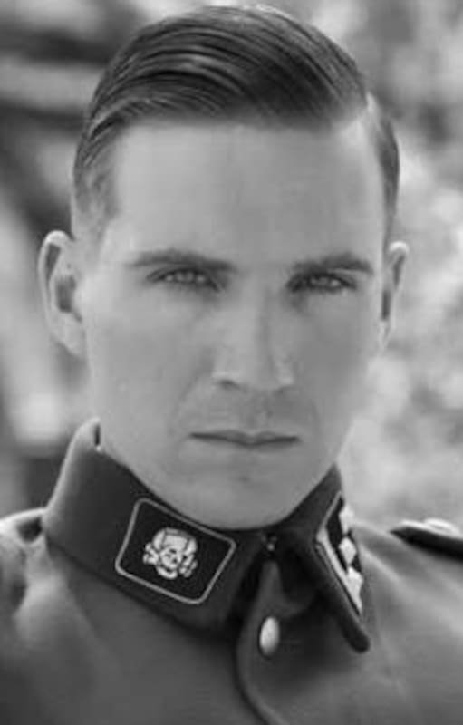 Ralph Fiennes interpretó a Amon Göth en La lista de Schindler