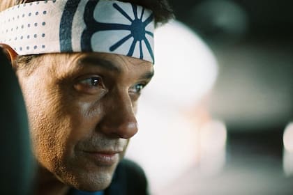 Ralph Macchio con el inolvidable look de Karate Kid