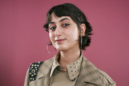 Rama Duwaji, esposa de Zohran Mamdani, vistiendo un conjunto de Diotima (pequeña marca de moda independiente) durante el último New York Fashion Week