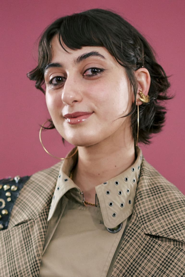 Rama Duwaji, esposa de Zohran Mamdani, vistiendo un conjunto de Diotima (pequeña marca de moda independiente) durante el último New York Fashion Week