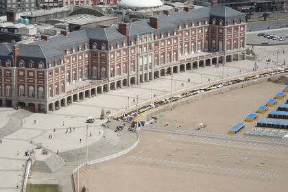 Rambla y edificio del Casino Central