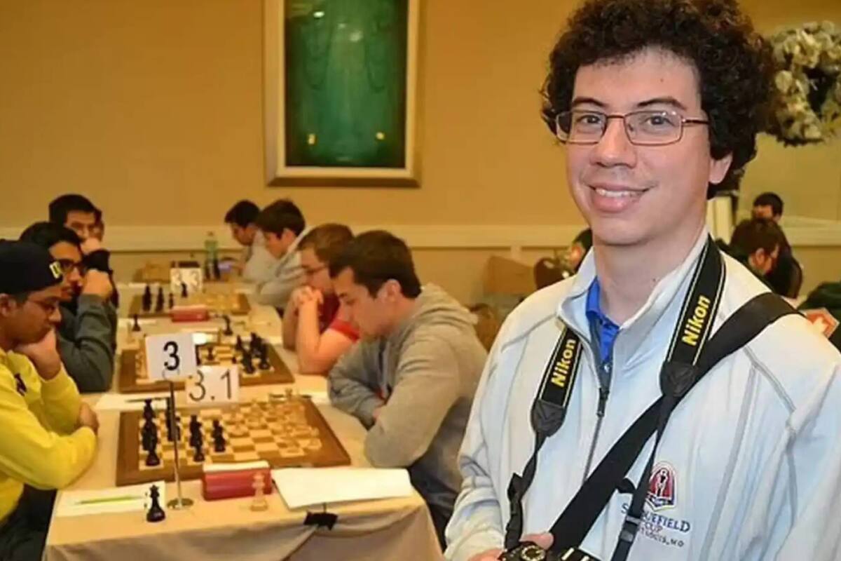 Ramírez, acusado de abusar de al menos 8 mujeres, tres de ellas menores de edad