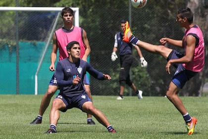 Ramiro Cáseres, la opción para jugar por Mauro Zárate