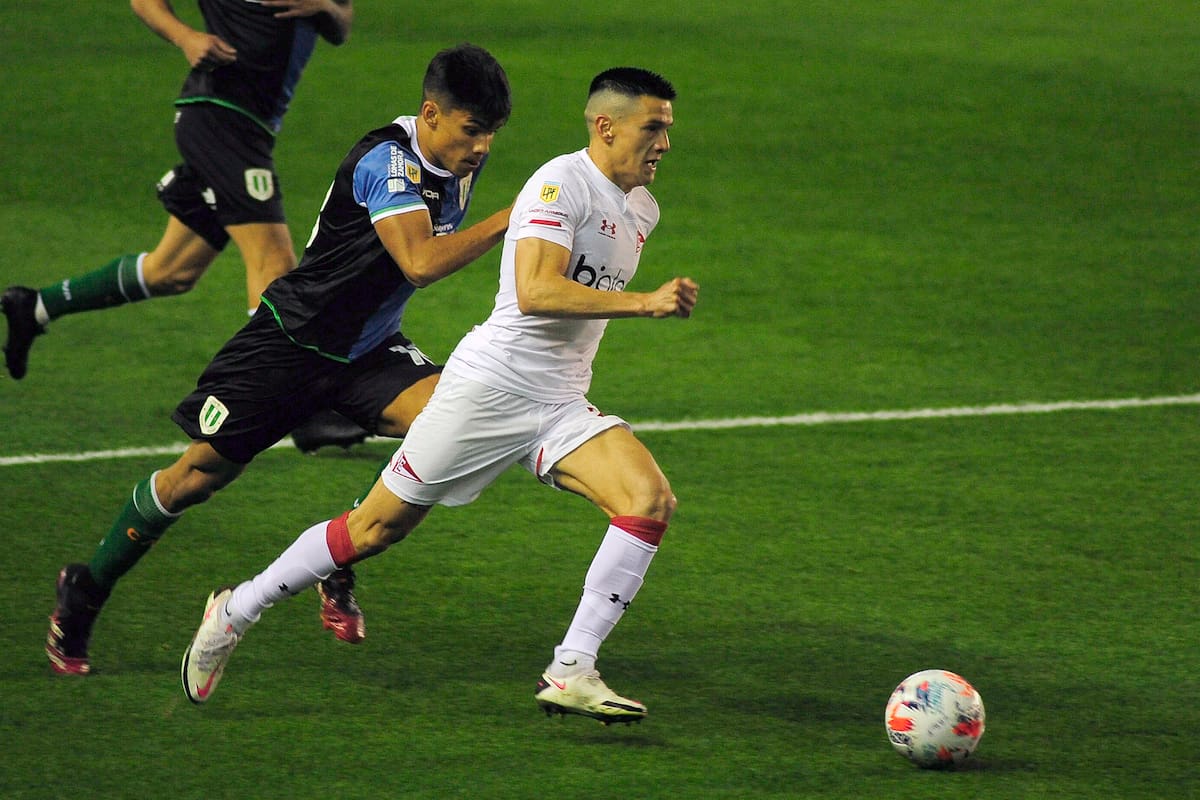 Ramiro Enrique y Leonardo Godoy tuvieron constantes encuentros por su banda; Banfield y Estudiantes quedaron a mano en el Florencio Solas.