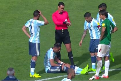 En La Paz, con la Selección, sufrió su primera dura lesión: rotura de meniscos de la rodilla izquierda