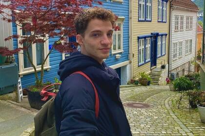 Ramiro Raxione emigró a Noruega y mostró todo lo que se puede comprar con la propina que recibe en su trabajo de mozo