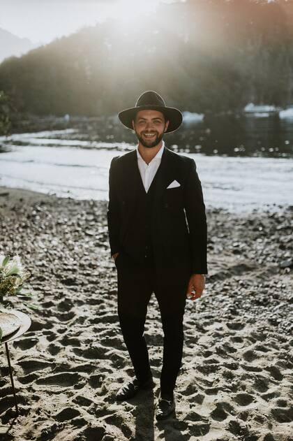 Ramiro se destaca por su elegancia y sofisticación.