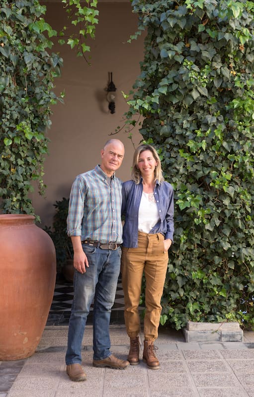 Ramiro Trunsky, bisnieto del libanés Pedro Lavaque, y Paola Marcon llevan adelante el multiespacio que reúne buen descanso, arte y artesanía de calidad, y exquisita gastronomía.